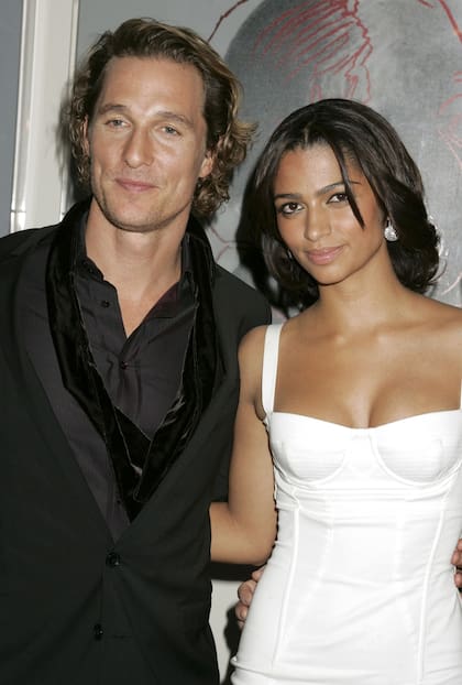Una de las primeras imágenes del actor junto a Camila Alves, durante un evento en Nueva York, en diciembre de 2007