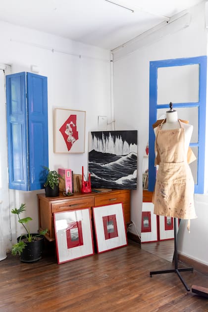 Una de las primeras obras de Yasmin, 'Océano negro', en acrílico.