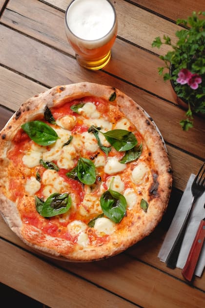 Una de las principales novedades de la zona es que hace apenas unos meses abrió sus puertas el paseo gastronómico del Polo Desing