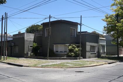Una de las propiedades de 29 y 37, en el barrio La Loma, de La Plata, asaltadas en la primera semana del año