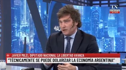 Una de las propuestas de Milei que más atrae a los votantes es la dolarización