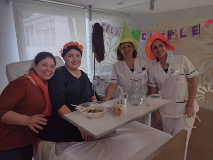 Una de las quimios coincidió con su cumpleaños y las enfermeras decoraron su habitación.