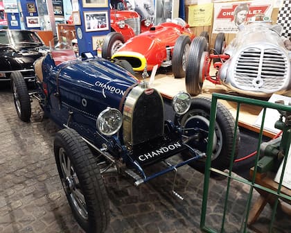 Una de las réplicas Bugatti Type 35 que fabrica Pur Sang, del argentino Jorge Anadón