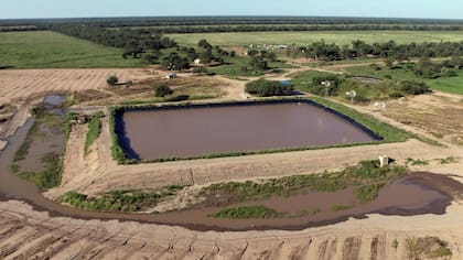 Una de las represas que sirven para almacenar el agua que llega de las áreas de captación