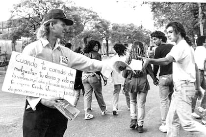 Una de las tantas acciones religiosas contra la visita de los Guns.