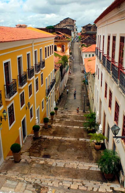 Una de las tantas callecitas de estilo colonial de la ciudad de São Luís.