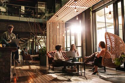 Una de las tendencias en el mercado de inmuebles corporativos es que las oficinas tengan diversidad en los tipos de espacios.