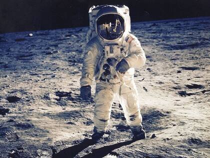 Una de las teorías que se estudió es que los astronautas podrían haber traído microbios alienígenas a la Tierra