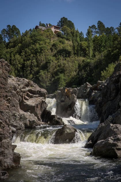 Una de las tres cascadas del río Tabaquillo que atraviesa al estancia.