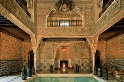 Una de las tres piscinas de la propiedad