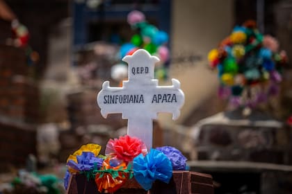 Una de las tumbas del cementerio de Iruya