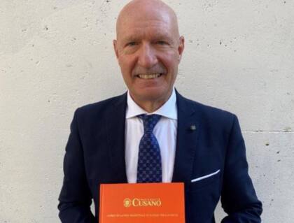 Una de sus tesis fue sobre la hipnosis en el aprendizaje