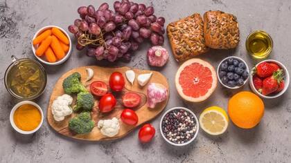 Una dieta equilibrada y sana puede reducir tus probabilidades de desarrollar algún cáncer del aparato digestivo