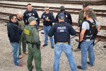 Una Directiva del 2021 limita a las agencias de inmigración las detenciones de mujeres embarazadas cuando se trata de infracciones administrativas relacionadas con su estatus