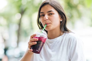 Todos los beneficios del jugo de arándano para la salud, según una especialista en nutrición clínica de Texas