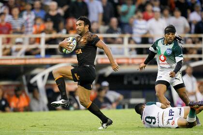 Una escapada de Matías Orlando tras una intercepción terminó en el primer try del partido.