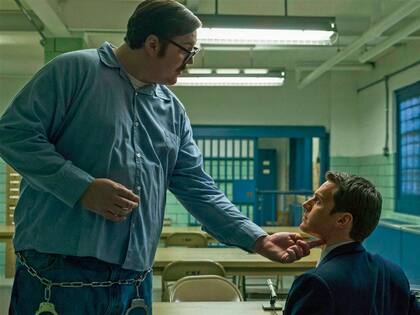 Una escena de alta tensión entre uno de los acusados y el detective del FBI