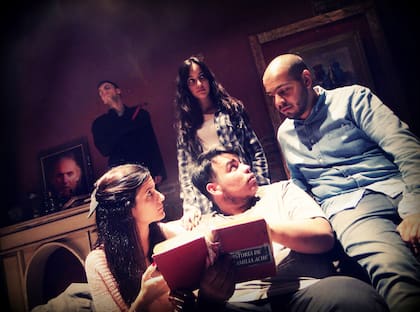 Una escena de La casa Ache, en La Boca