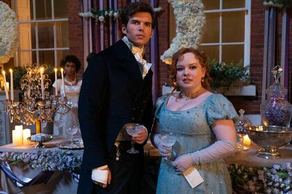 Una escena de los primeros capítulos de la tercera temporada de Bridgerton en la que por fin se verá el romance entre Colin (Newton) y Penelope (Coughlan)