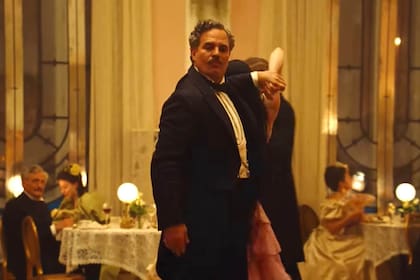 Una escena del baile con Mark Ruffalo en un salón de Lisboa, Portugal 