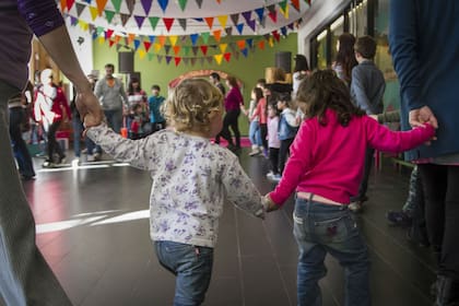 Una escena del Espacio Infancias, que ya empezó sus actividades para familias con chicos