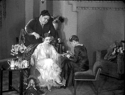 Una escena del film de José Agustín Ferreyra, con Floren Delbene y María Turgenova