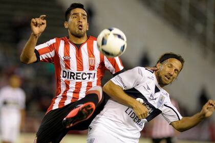 Una escena del partido, cuando todavía valía la pena jugar