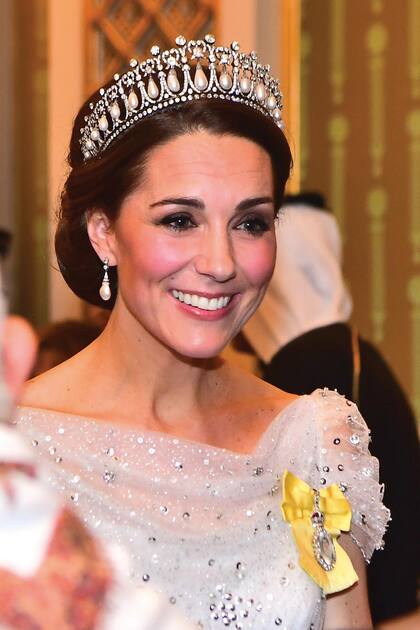 Una especialista indica que seguramente la princesa de Gales elija algún diseño de Packham o de McQueen, sus dos firmas de moda favoritas