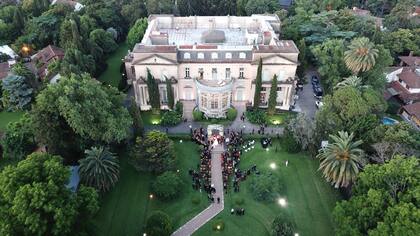 Una espectacular imagen del Palacio Sans Souci desde el aire tomada con un drone.