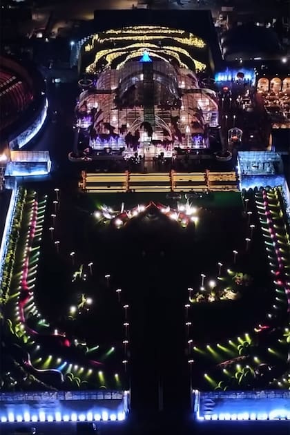 La boda de 150 millones de dólares. Bill Gates y Mark Zuckerberg entre los  1200 invitados a la lujosa fiesta del hijo del multimillonario Mukesh Ambani,  en la India - LA NACION