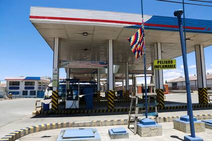 Una estación de servicio cerrada en El Alto.