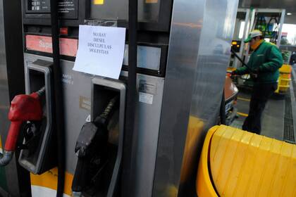 Una estación Petrobras, propiedad de Oil, en Mendoza; la falta de combustibles sigue en la ciudad