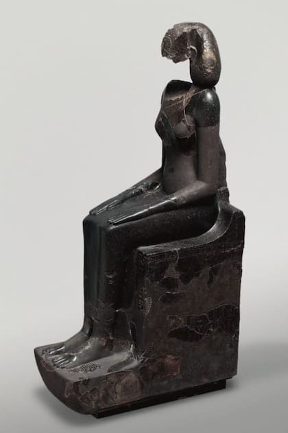 Una estatua de la reina egipcia Hatshepsut