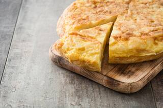 Aprendí a hacer la mejor tortilla de papa de mi vida y de la tuya también