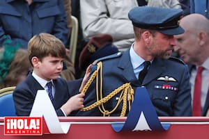 Una experta en lectura de labios descifró para los medios británicos un espontáneo diálogo entre padre e hijo que puso al principito -otra vez- el centro de la escena.