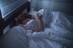 ¿Qué pasa en el cerebro cuando dormimos menos de seis horas por noche?