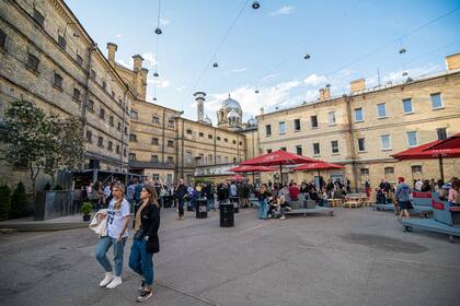Una exposición en el atrio de Lukiskes
