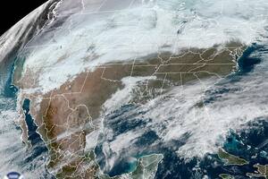 Una extensa zona de nubosidad cubre el centro y este de EE.UU. y genera preocupaciones sobre el clima extremo