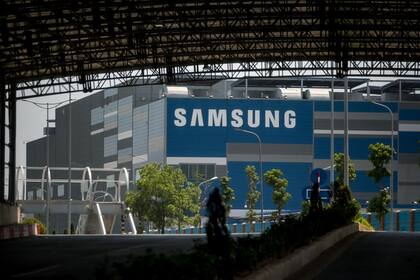 Una fábrica de Samsung en Bac Ninh. La compañía ha cerrado casi todas sus plantas de teléfonos inteligentes en China, y ahora ensambla en Vietnam alrededor de la mitad de los teléfonos que vende en todo el mundo