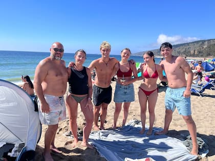 Una familia de argentinos en el playa de Papudo