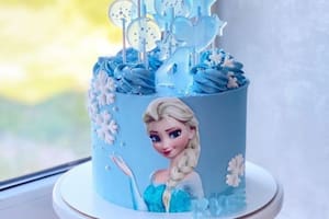 Encargó una torta inspirada en Frozen, pero no quedó como esperaba y la reacción de su hija se volvió viral