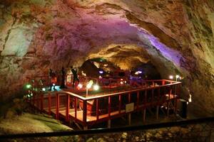 5 turistas quedaron atrapados en una cueva del Gran Cañón a 60 metros bajo tierra