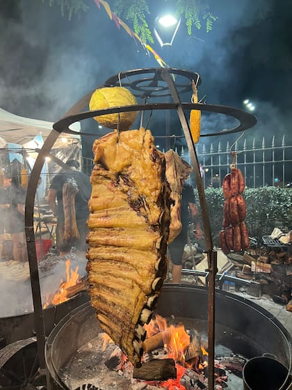 Una feria gastronómica con propuestas de cocina de bodegón al kimchi coreano, y del asado a la comida vegana