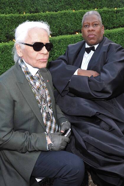 Una foto de André junto a su gran amigo Karl Lagerfeld durante la presentación de la colección crucero de Chanel en Versailles, en mayo de 2012.