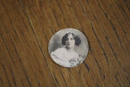 Una foto de Gladys, la pareja del joven británico de 18 años que