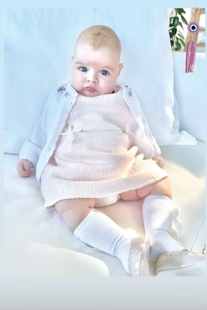 Una foto de Kahlo estrenando vestido y zapatos, que subió
la creadora y directora de la Semana de la Alta Costura Argentina a su Instagram.