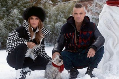 Robbie Williams junto a su esposa  Ayda Field