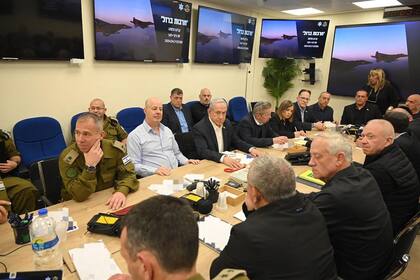 Una foto de la reunión del gabinete de guerra de Israel el 14 de abril de 2024 