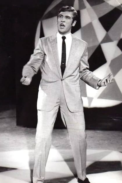 Una foto de la revista Sintonía, que se publicó hasta la década del 60. Dany tiene más de trescientas canciones grabadas. En la última década se propuso hacer un disco por año (tiene 28 en total)