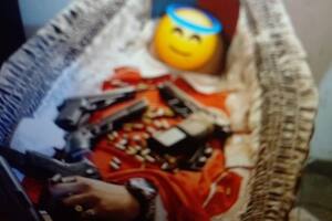 Una foto del ataúd con el delincuente asesinado cuando quiso robarle la moto a un policía